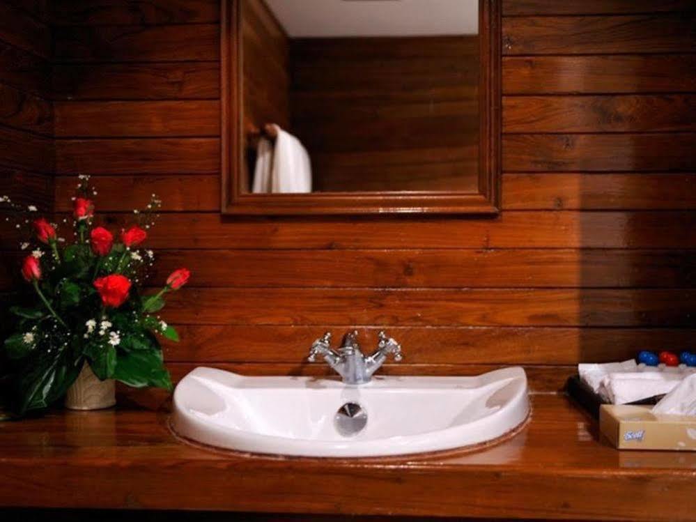 Riverhouse-The Teak House แม่สะเรียง ภายนอก รูปภาพ